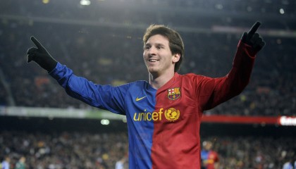 九游娱乐网站体验棒-豪车之夜：顶级赛车在赛场的华丽变身，豪车全集